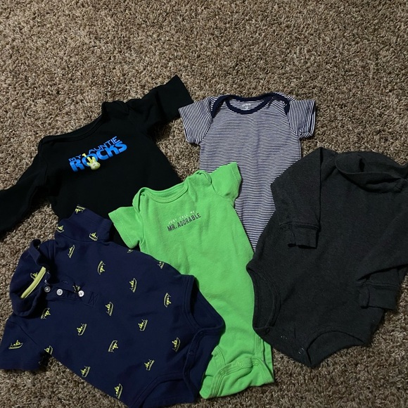 Carters Onsie bundle of 5 shirt and long sleeve navy green gray black 12… - Picture 1 of 6